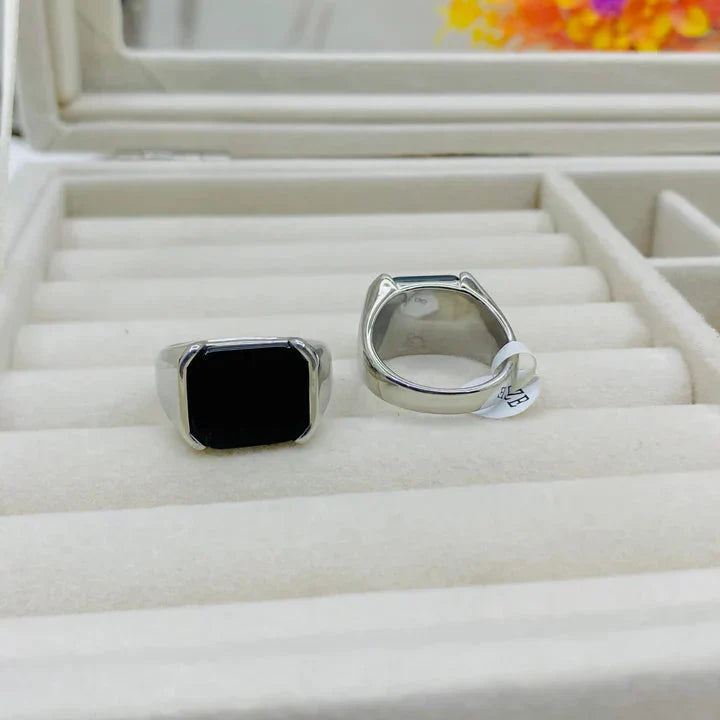 ELEGENT BLACK RING